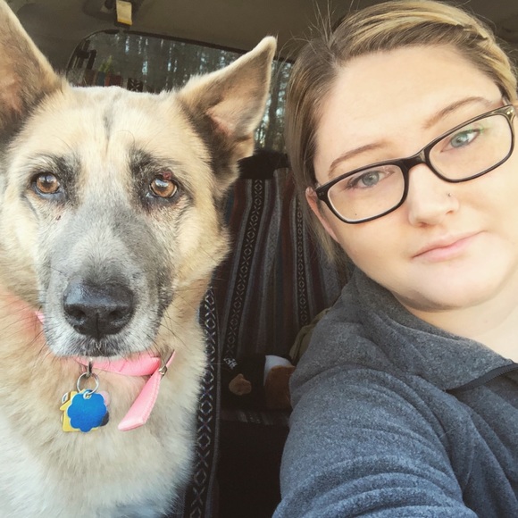 Meet your Posher, Jules - Picture 4 of 5